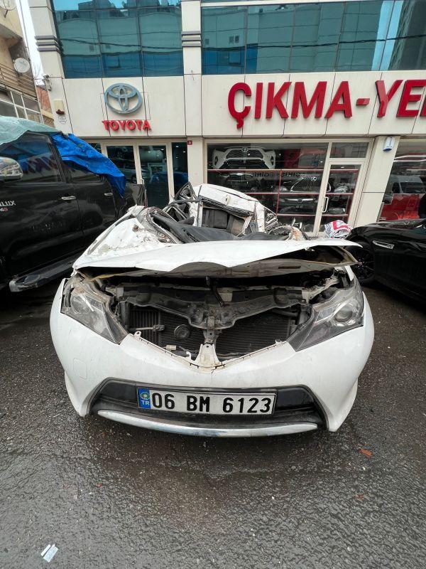 TOYOTA Auris 2013