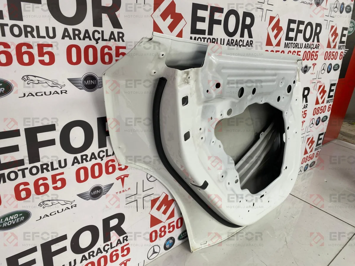 TESLA Model Y Arka Kapı