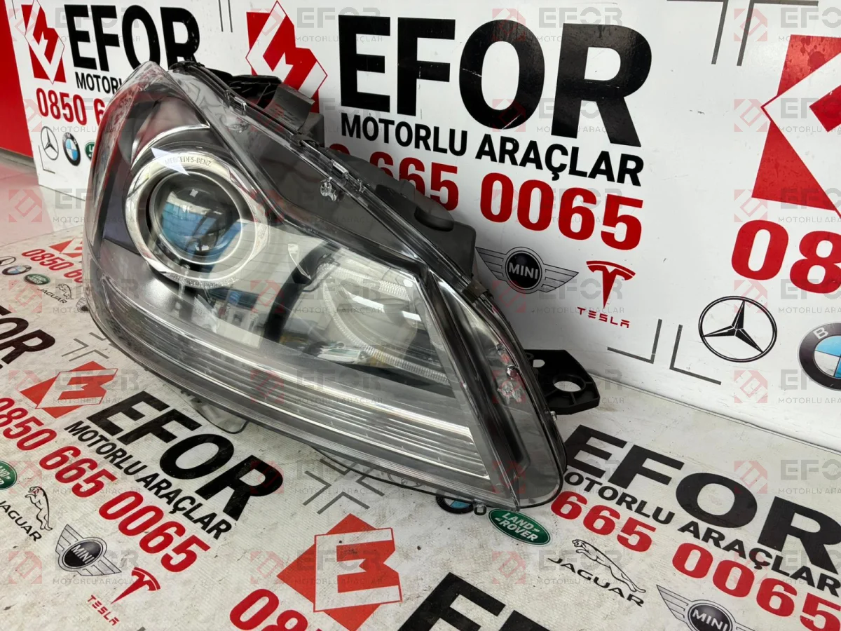 MERCEDES BENZ C Serisi Sağ Ön Far Lambası