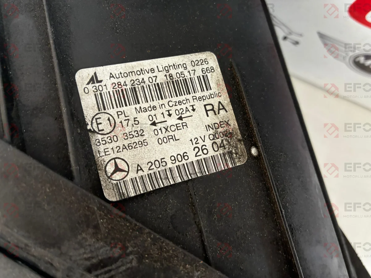 MERCEDES BENZ C Serisi Sağ Ön Far Lambası