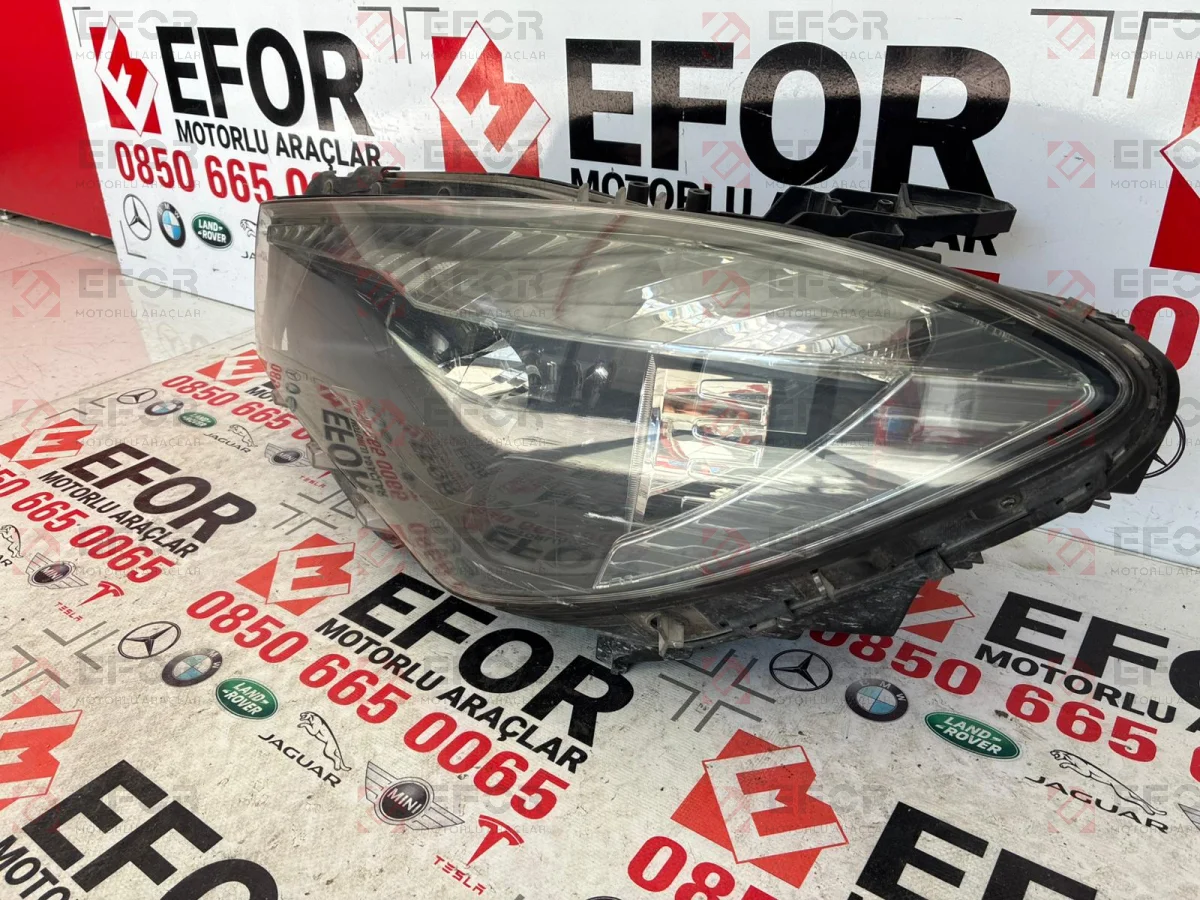 MERCEDES BENZ CLA Sol Ön Far Lambası