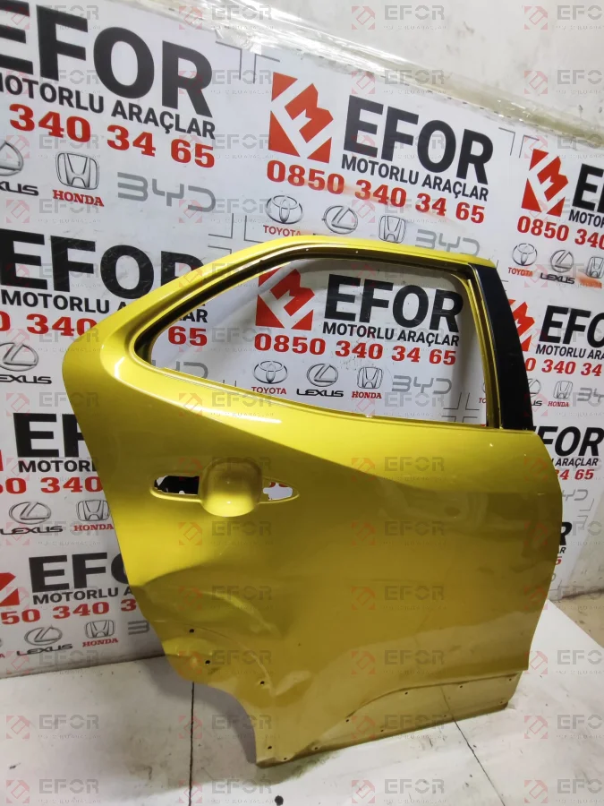 TOYOTA Yaris Cross SAĞ ARKA KAPI - 