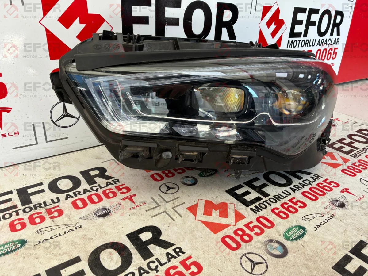 MERCEDES BENZ CLA Sol Ön Far Lambası