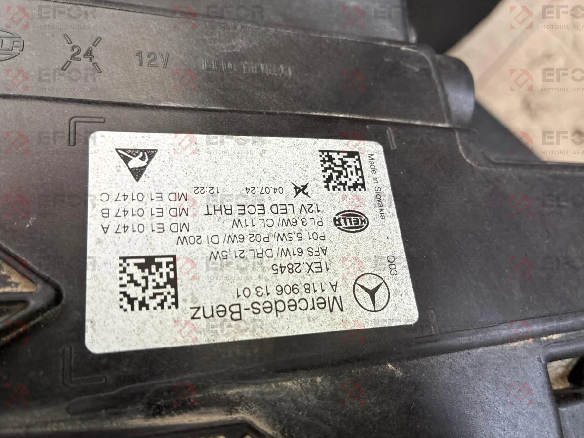 MERCEDES BENZ CLA Sol Ön Far Lambası