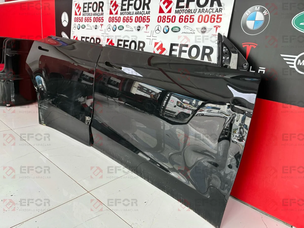 TESLA Model Y Ön Kapı