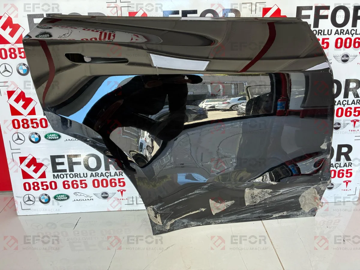 TESLA Model Y Arka Kapı