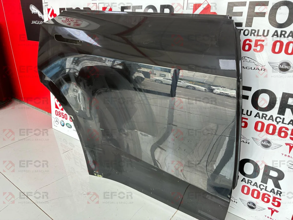 TESLA Model Y Sağ Arka Ön Kapı