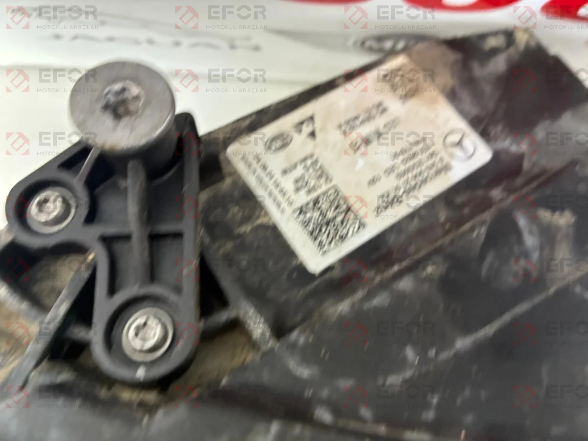 MERCEDES BENZ EQB Sol Ön Far Lambası