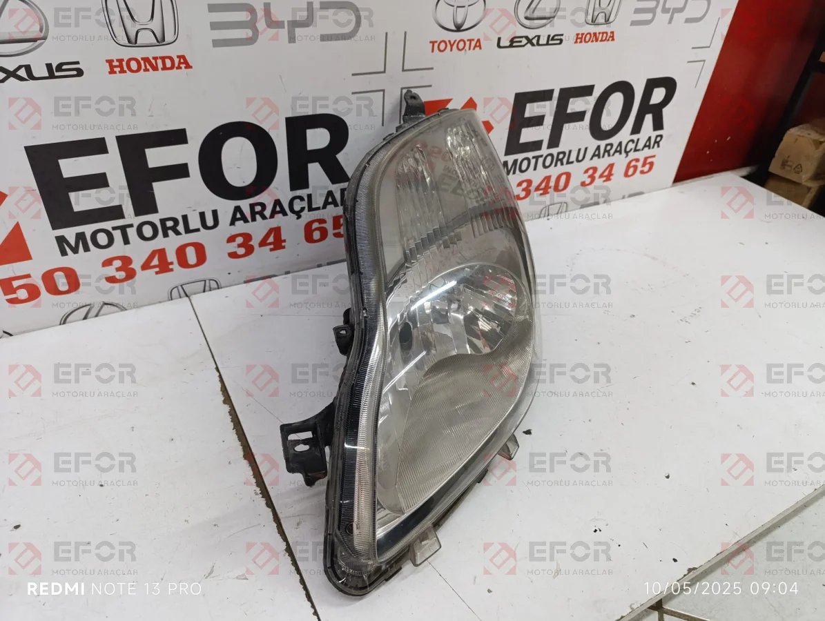 TOYOTA Yaris Far Lambası 2009-2011