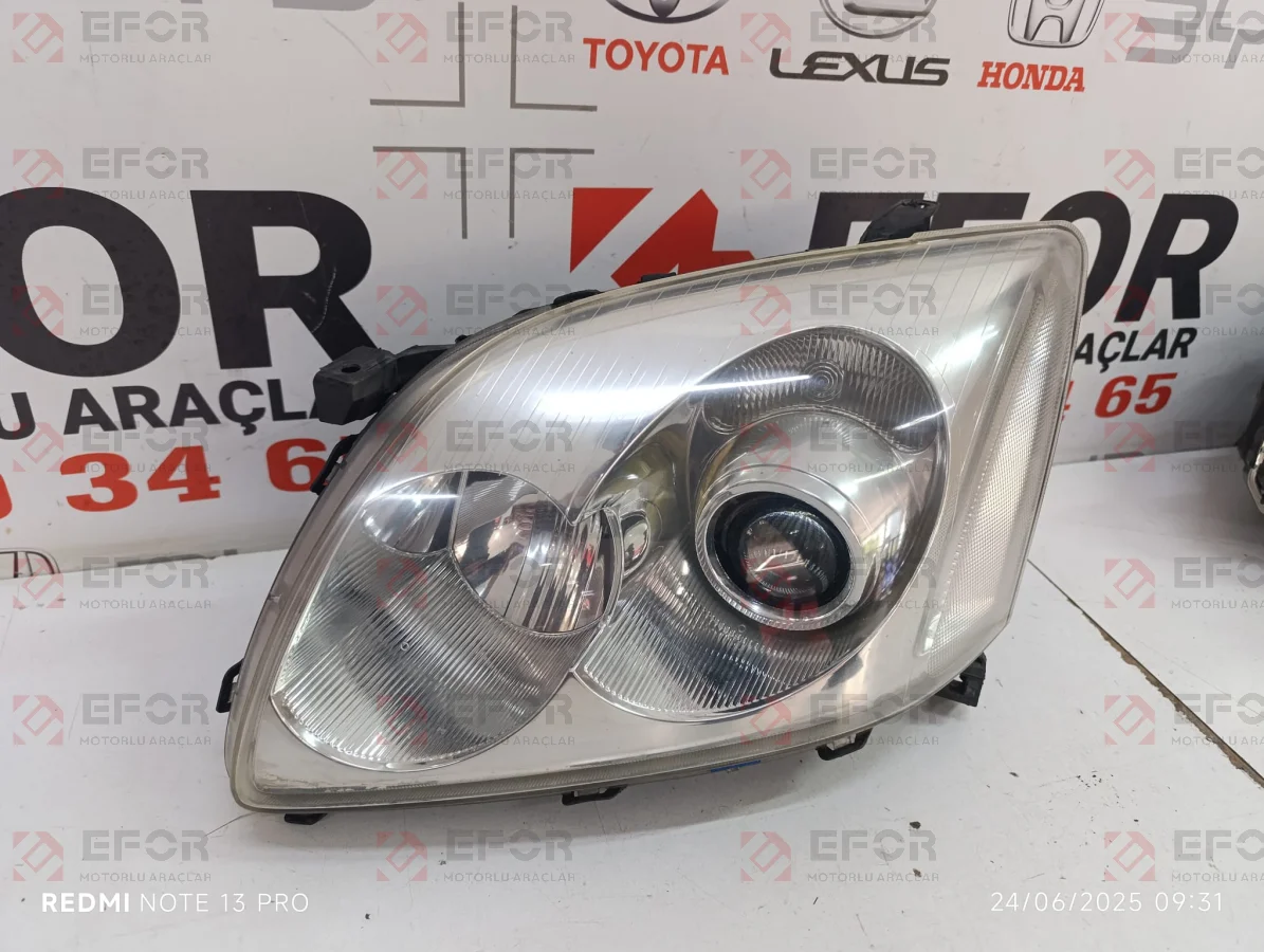 TOYOTA Avensis Sol Far Lambası 2002-2007