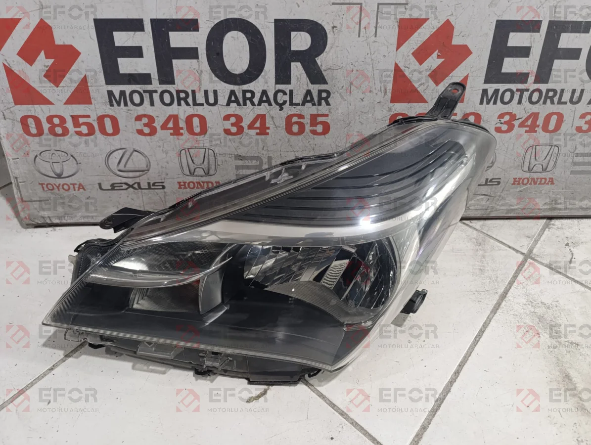 TOYOTA Yaris Sol Far Lambası 2015-2016