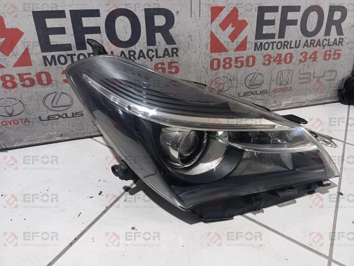 TOYOTA Yaris Sağ Far Lambası 2015-2016