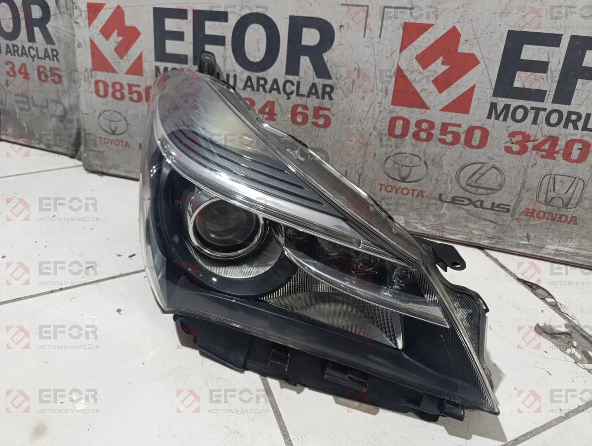 TOYOTA Yaris Sağ Far Lambası 2015-2016