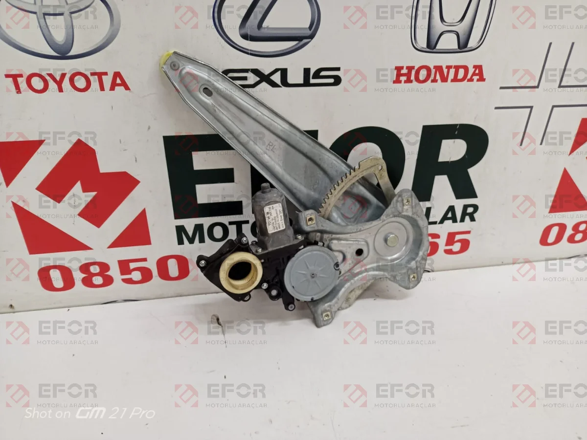 TOYOTA Corolla Sağ Arka Cam Krikosu 2019-2026