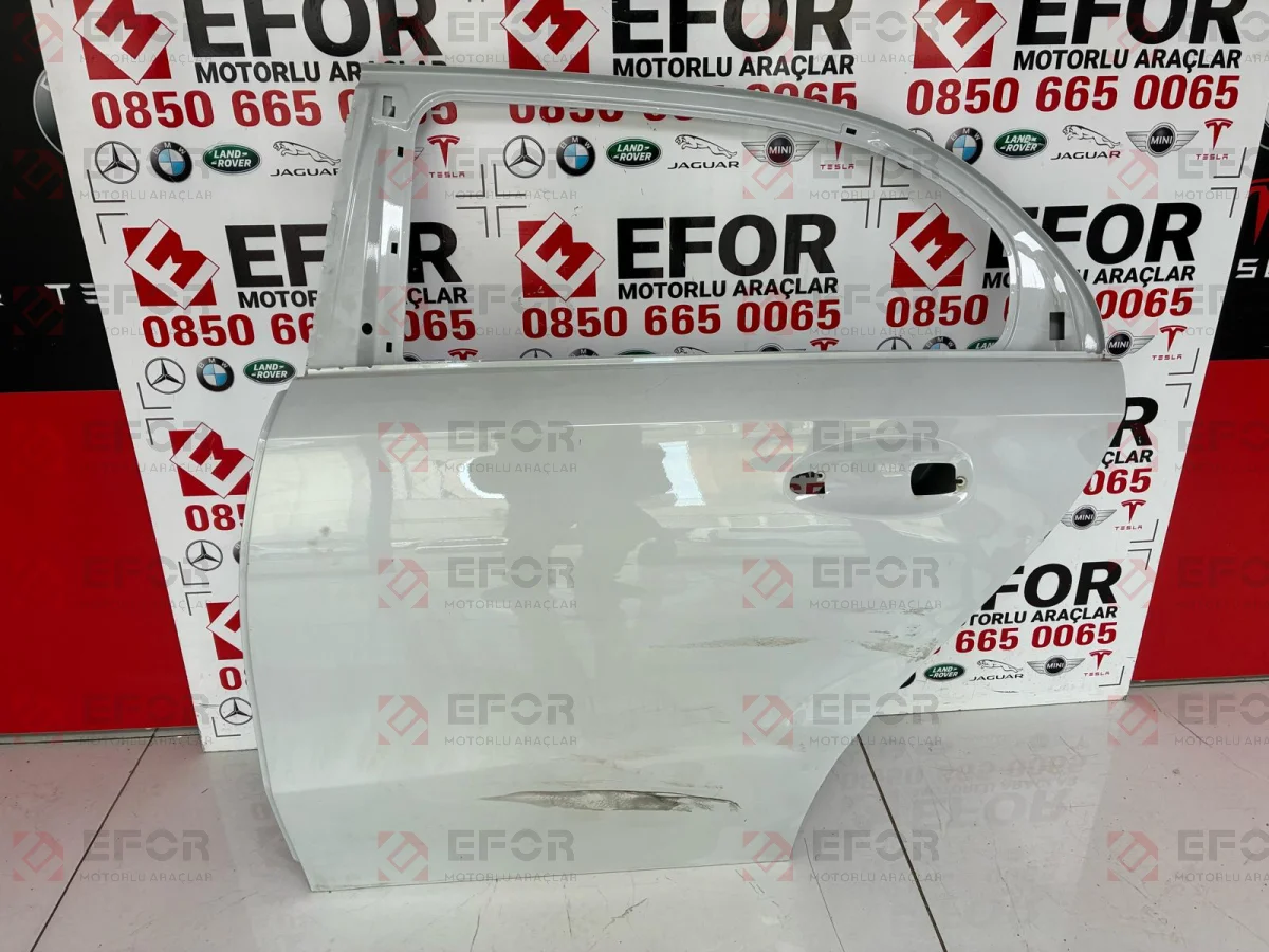 MERCEDES BENZ A Serisi Arka Kapı
