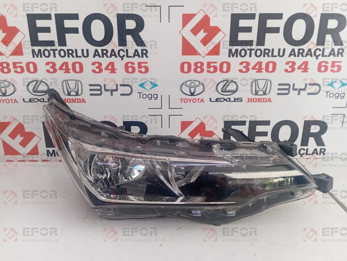 TOYOTA Corolla Sağ Far Lambası 2016-2018