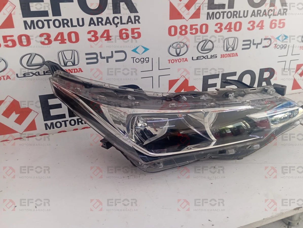 TOYOTA Corolla Sağ Far Lambası 2016-2018
