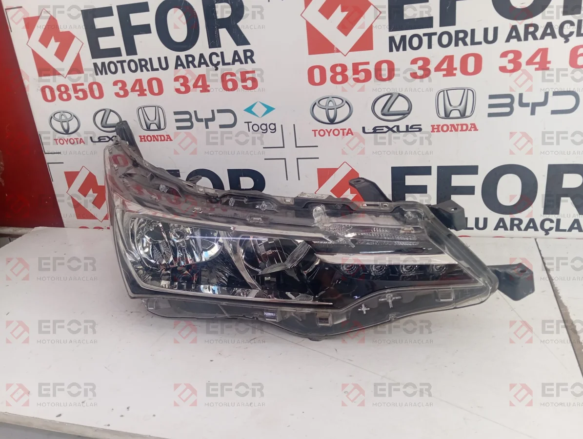 TOYOTA Corolla Sağ Far Lambası 2016-2018