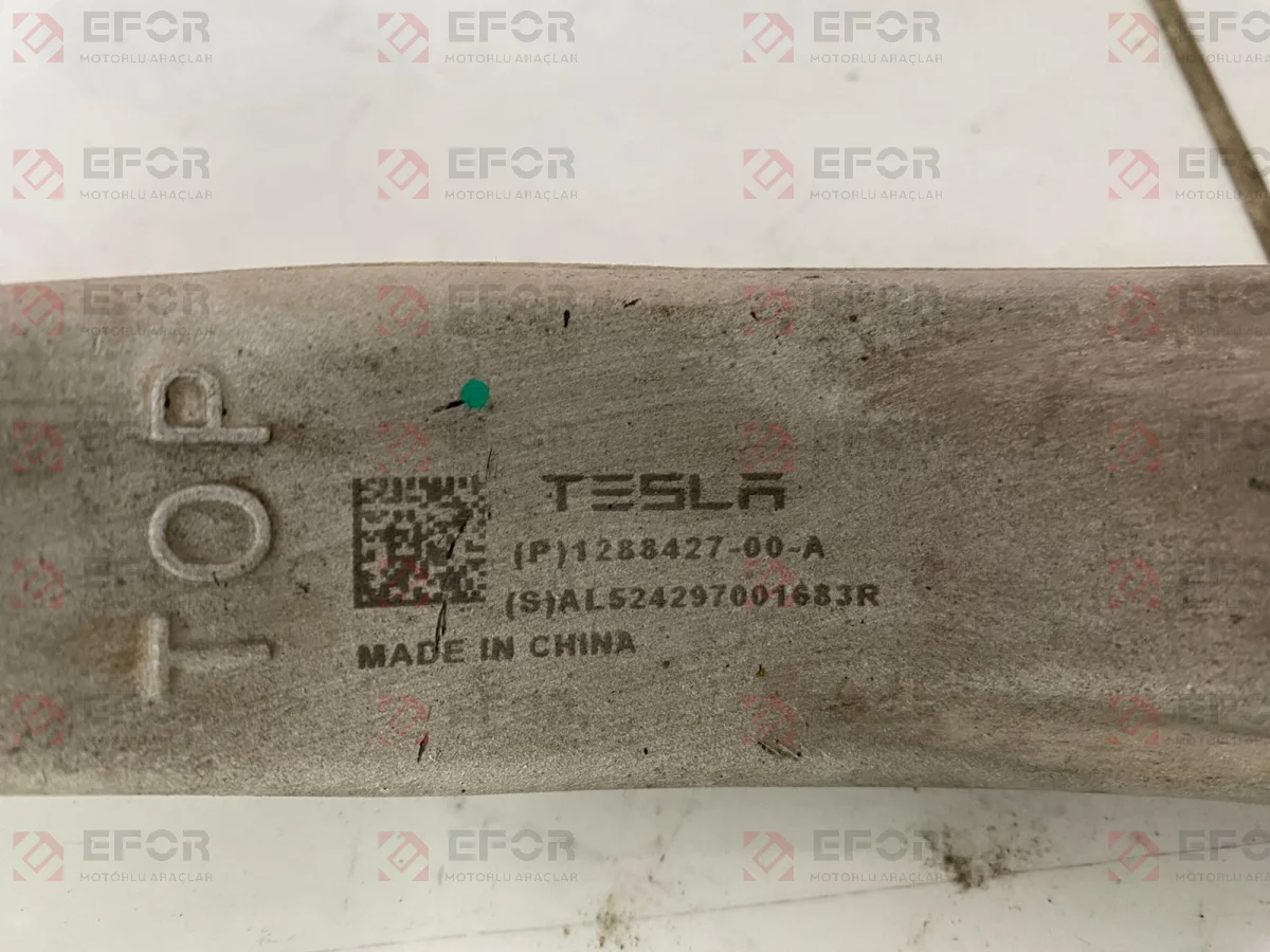 TESLA Model Y Arka Üst Kol Sağ 1288427-00-a
