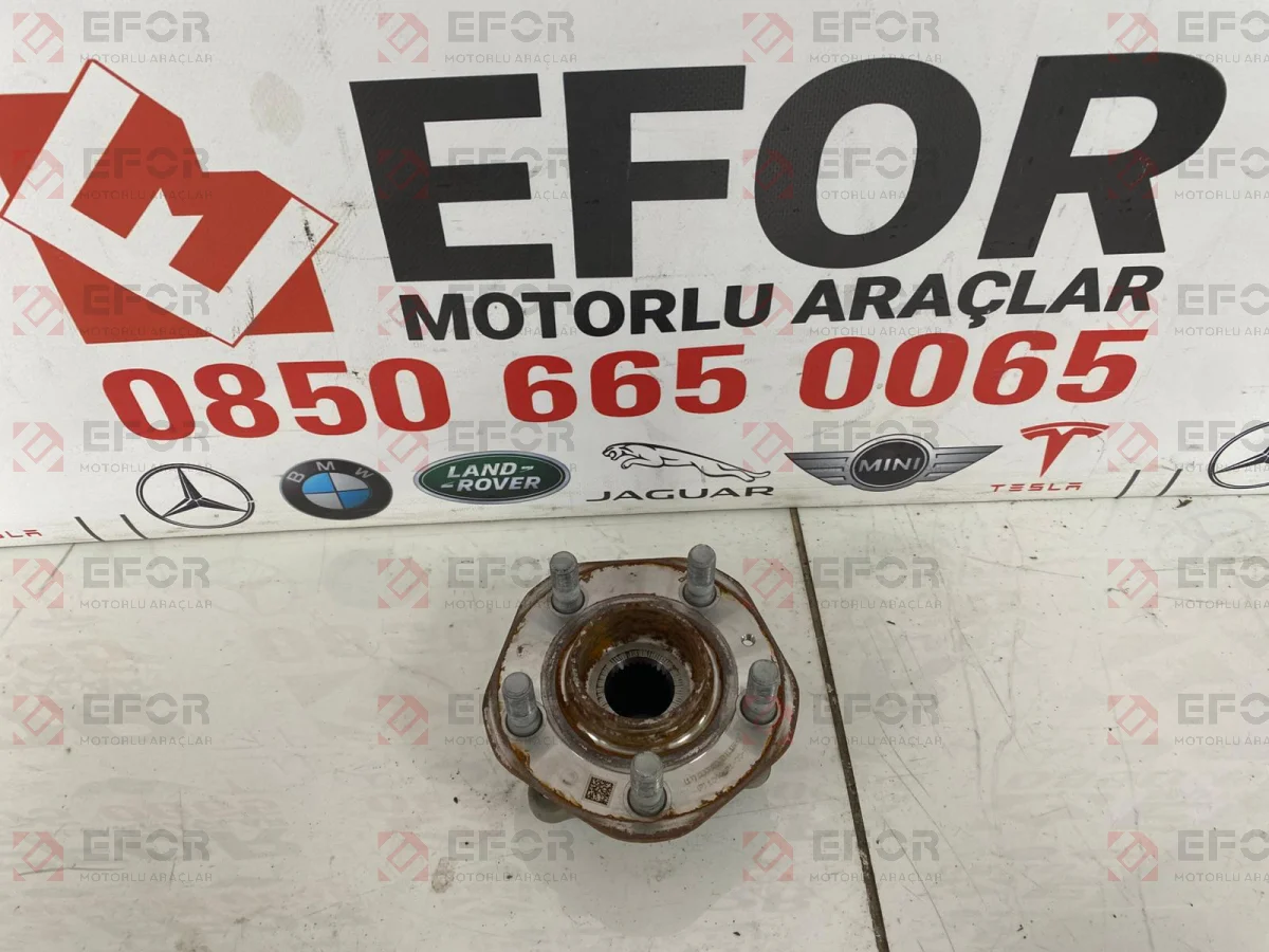 TESLA Model Y Porya