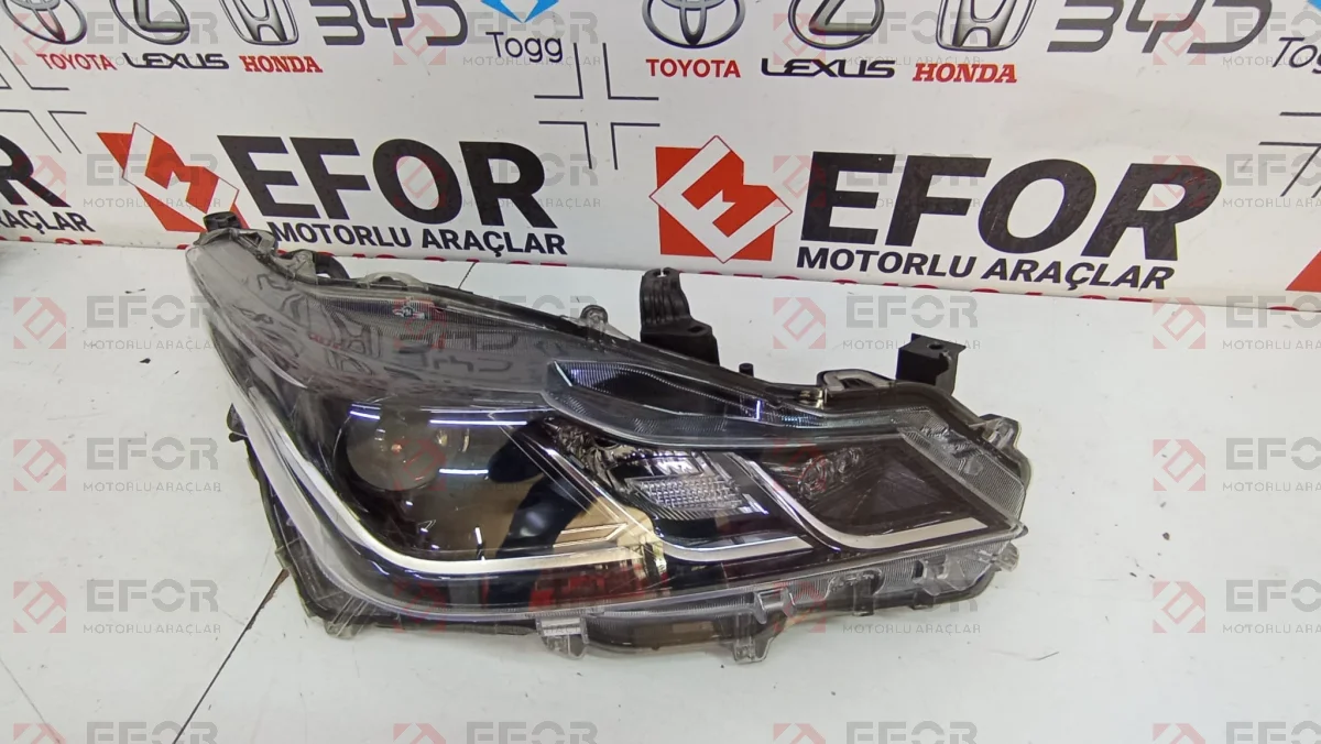 TOYOTA Corolla Sağ Far Lambası