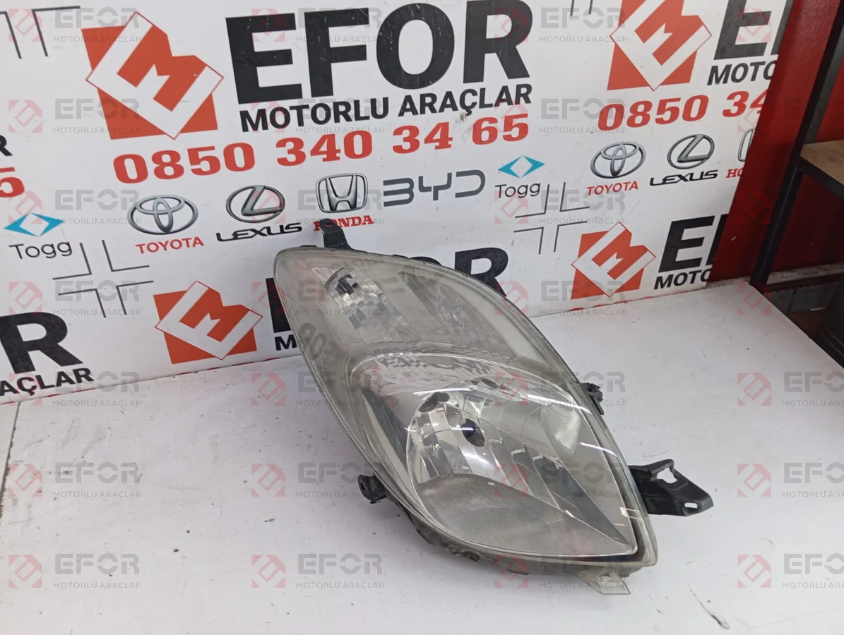 TOYOTA Yaris Sağ Far Lambası 2006-2009