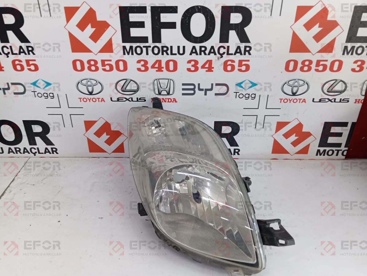TOYOTA Yaris Sağ Far Lambası 2006-2009