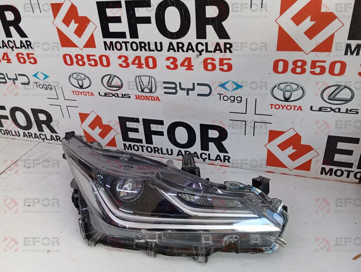TOYOTA Corolla Sağ Far Lambası 2019