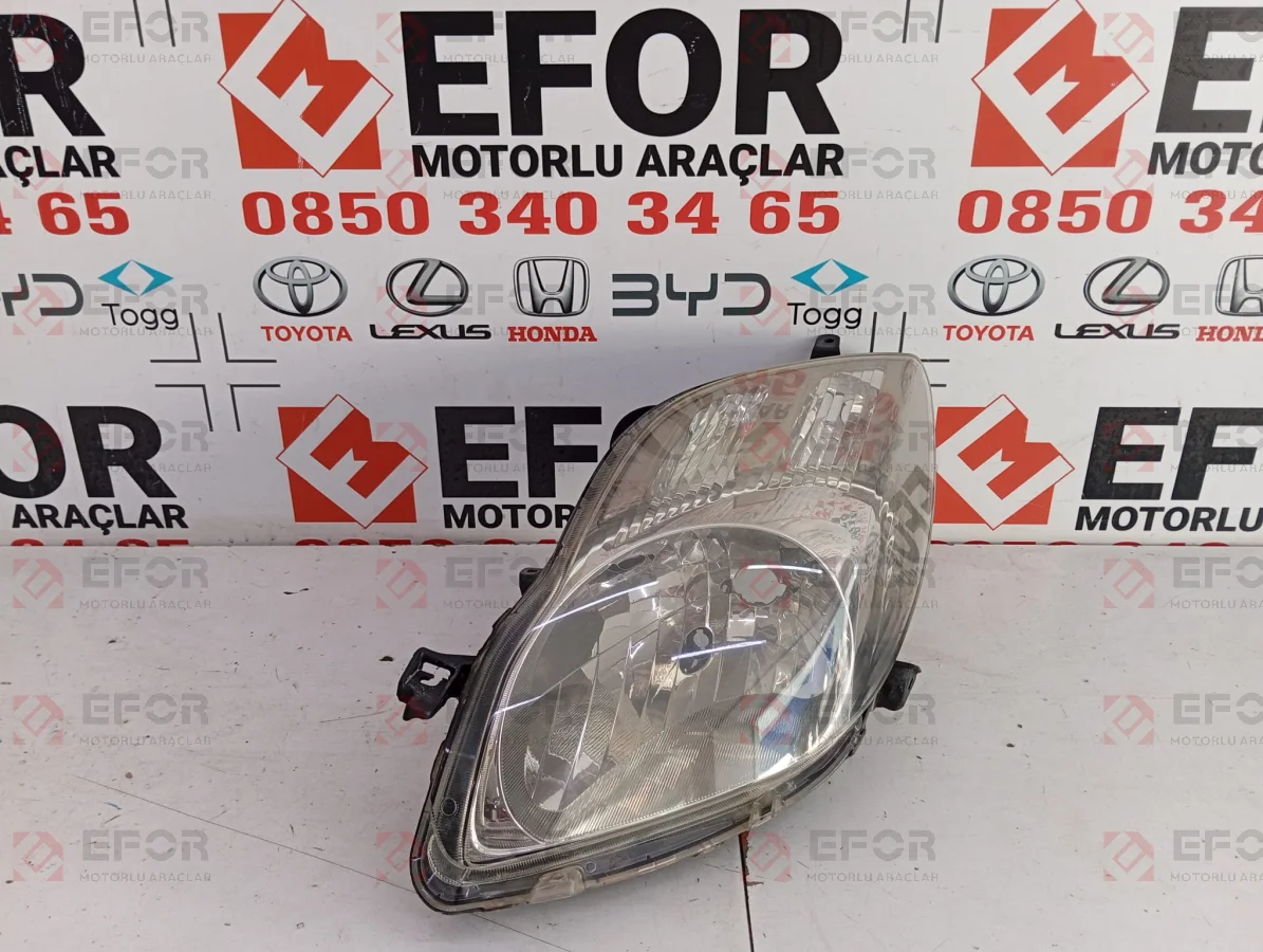 TOYOTA Yaris Sol Far Lambası 2009-2011