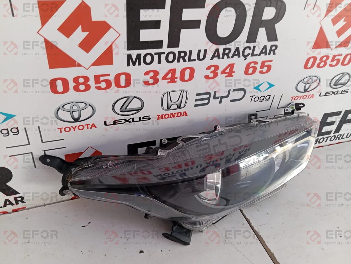 TOYOTA Yaris Sağ Far Lambası 2020-2026