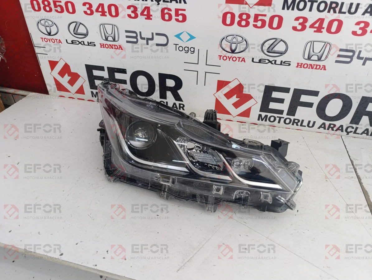 TOYOTA Corolla Sağ Far Lambası 2019