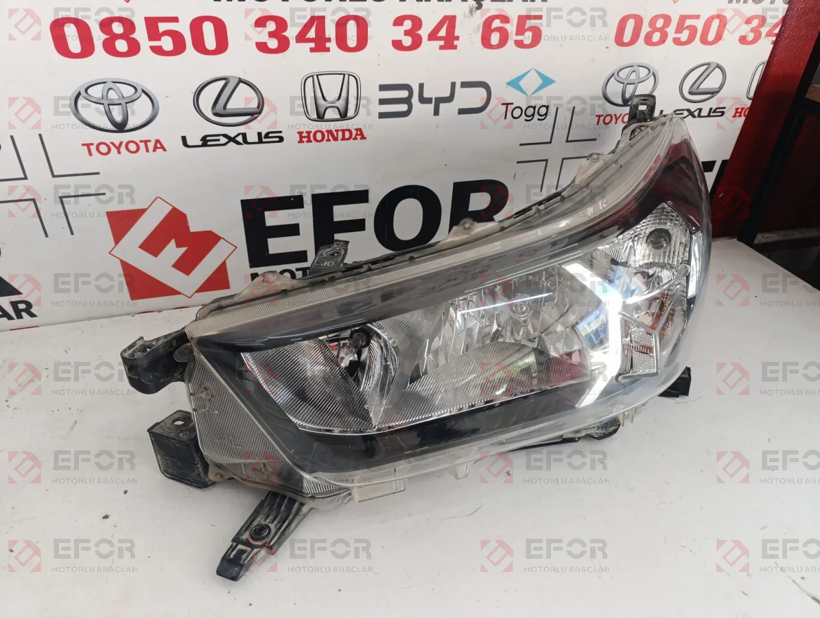 TOYOTA Hilux Sol Far Lambası 2020-2026