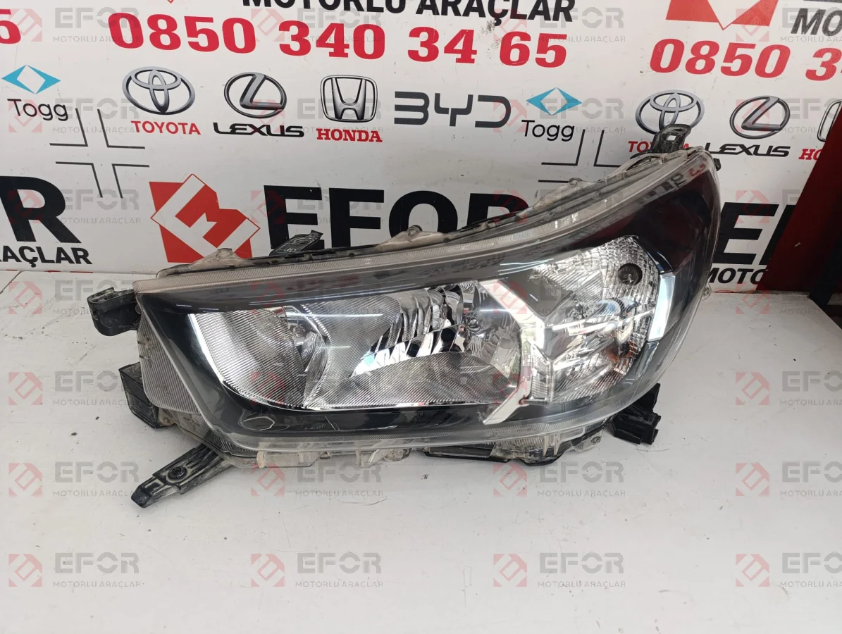 TOYOTA Hilux Sol Far Lambası 2020-2026