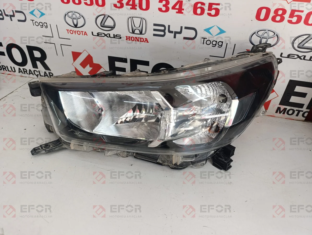 TOYOTA Hilux Sol Far Lambası 2020-2026