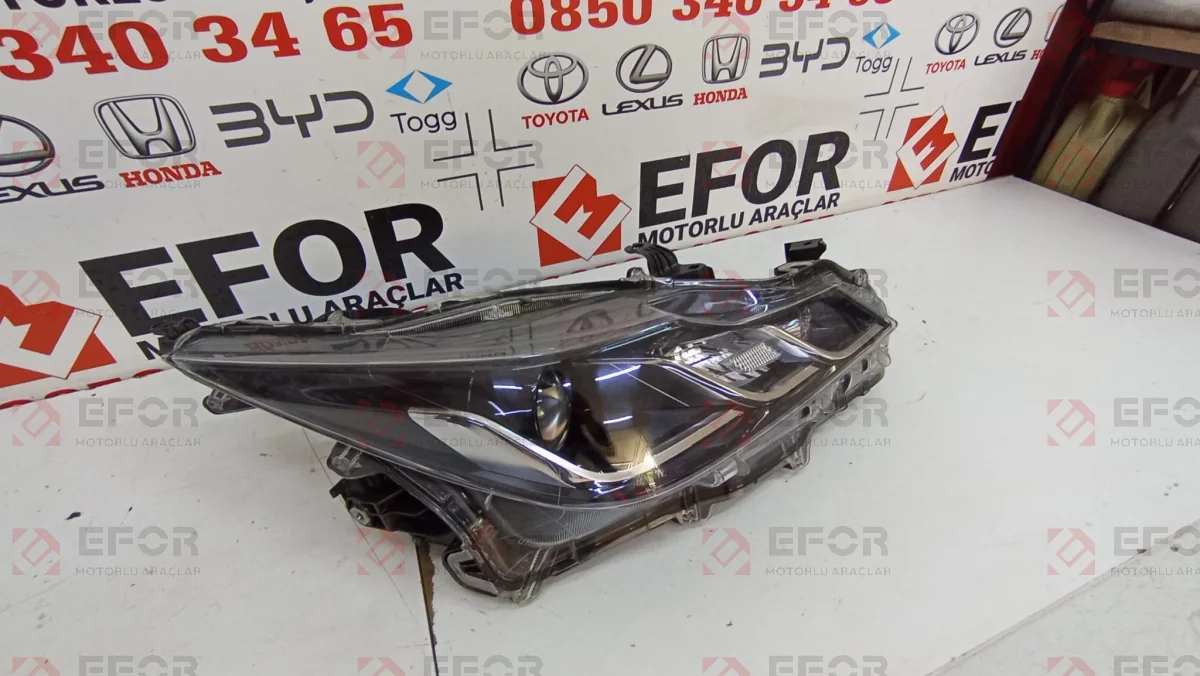 TOYOTA Corolla Sağ Far Lambası