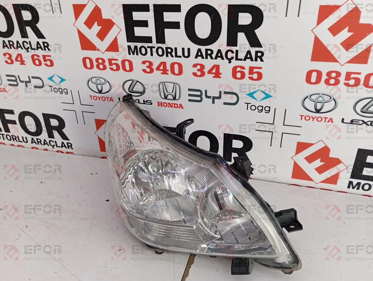 TOYOTA Verso Sağ Far Lambası 2006-2011