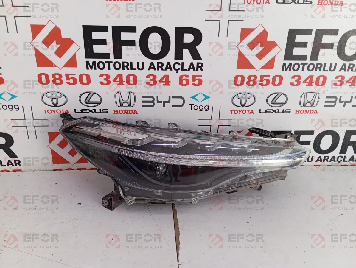 TOYOTA Corolla Cross Sağ Far Lambası 2022-2025