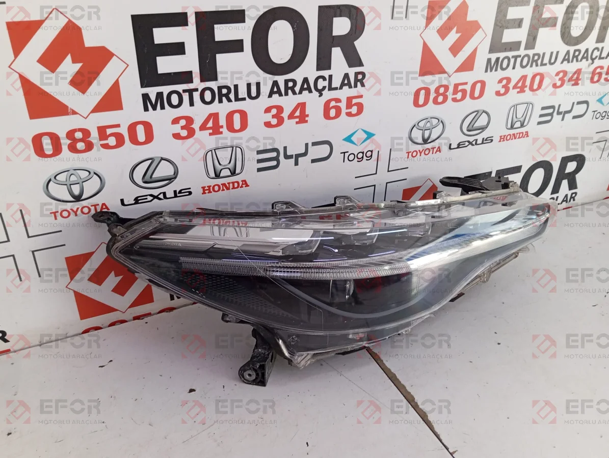 TOYOTA Corolla Cross Sağ Far Lambası 2022-2025